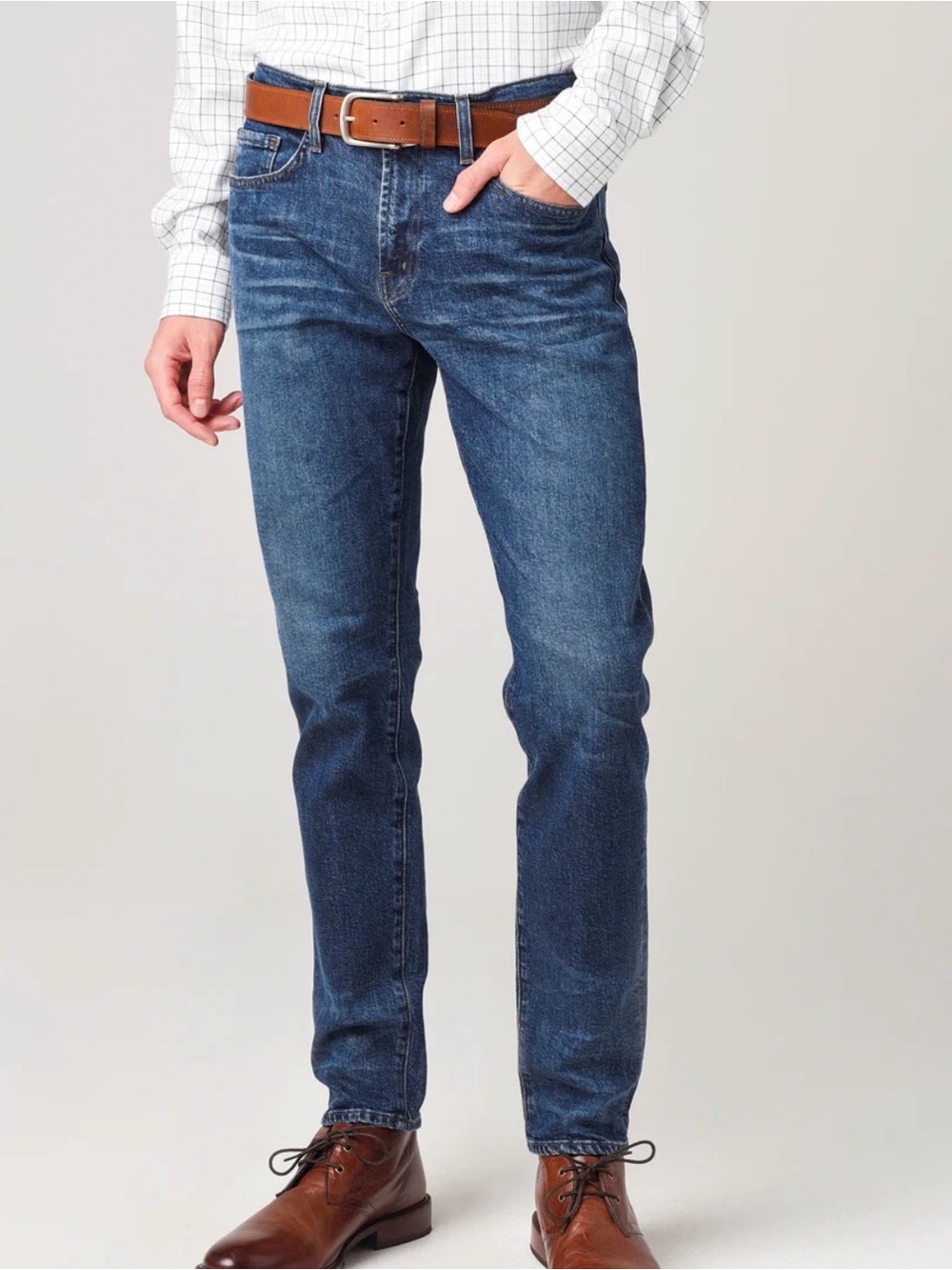 J Brand Men’s Tyler Tapper Slim Jeans in dark blue. Size 34